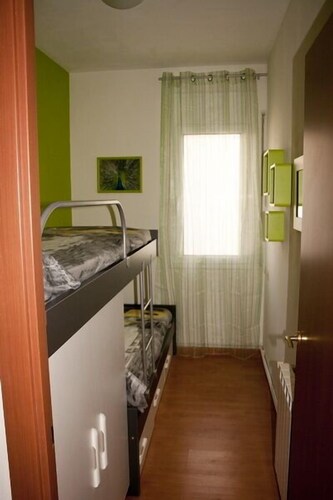  魔法の泉の隣、別のアパート612814