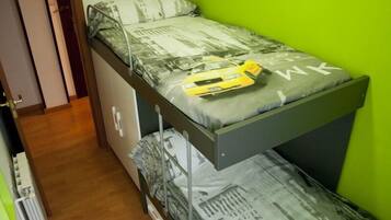 3 bedrooms, iron/ironing board, travel crib, free WiFi