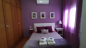 3 slaapkamers, een strijkplank/strijkijzer, reisbedje, gratis wifi