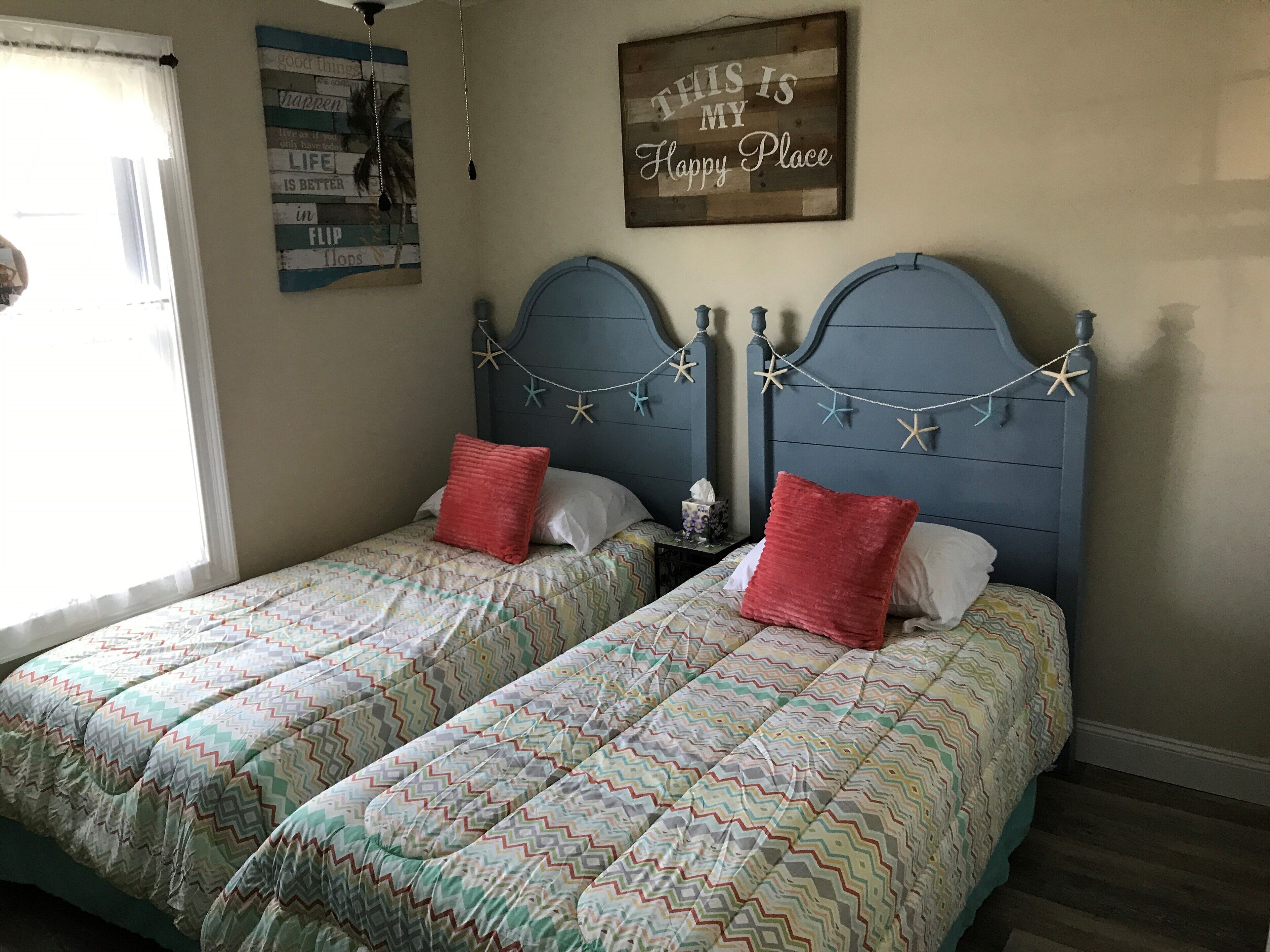 2 bedrooms, iron/ironing board, WiFi