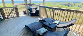 OCEANFRONT LUXURY w/POOL! Professionally Decorated Perfect Beach Property 💙!
