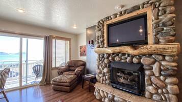 Télévision, cheminée