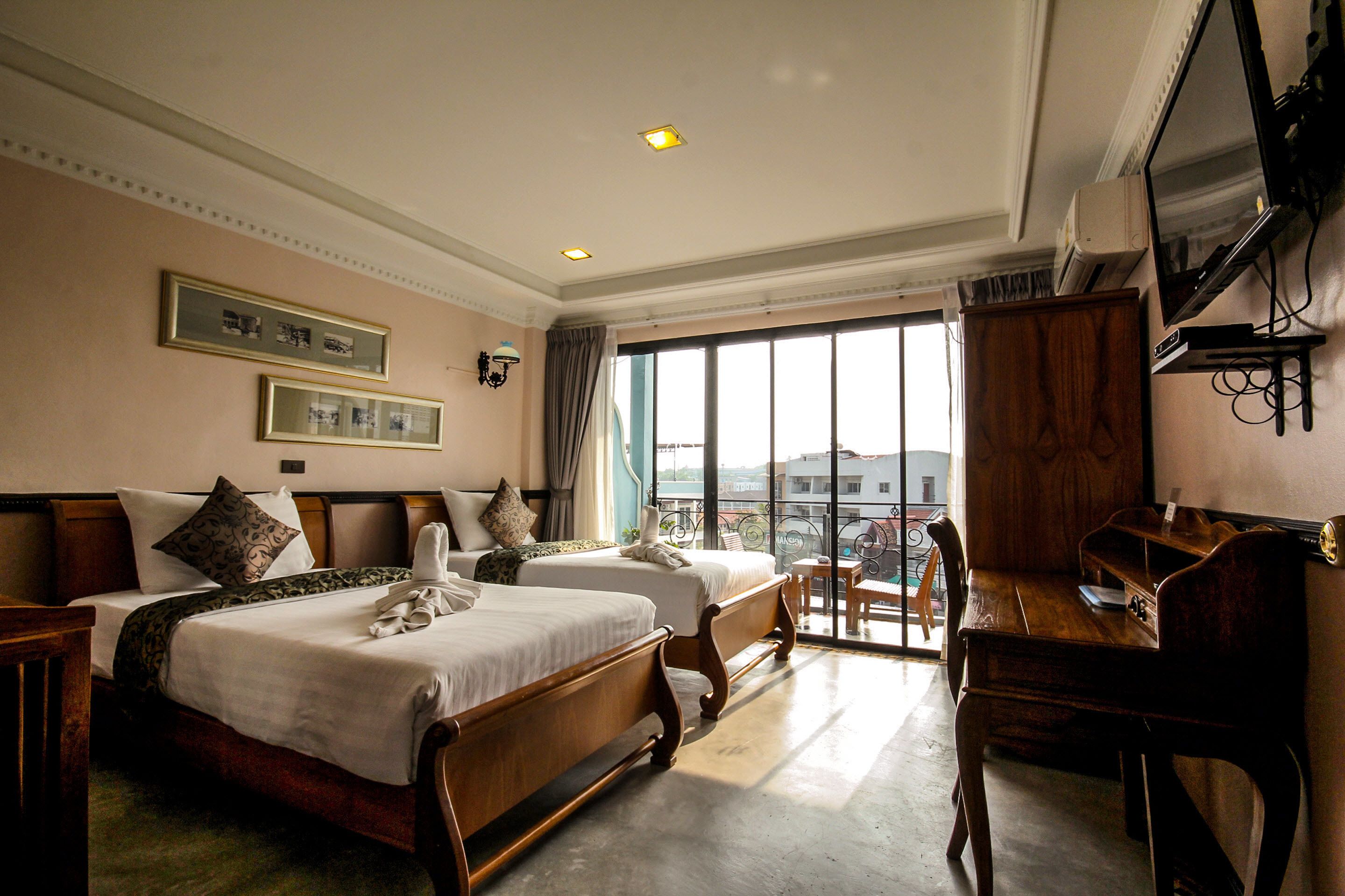 deluxe room | in-room safe, free wifi