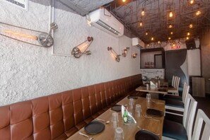 Dining - Hotel Jayshree (Mumbai)