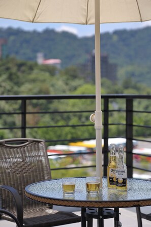 Rooftop terrace - Blue Sky Bay B&B (Yuchi)