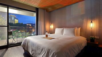 Deluxe Double Room, 1 Queen Bed, Balcony, Mountain View | Minibar, individually decorated, desk, laptop workspace