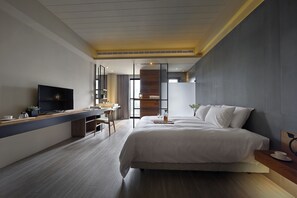 Deluxe Double Room, 1 Queen Bed, Balcony, Mountain View | Minibar, individually decorated, desk, laptop workspace