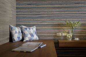 Standard Double Room, 1 Queen Bed | Minibar, individually decorated, desk, laptop workspace - Blue Sky Bay B&B (Yuchi)