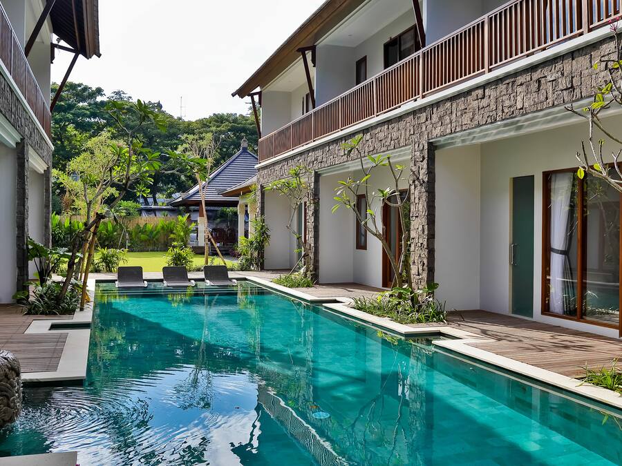Outdoor pool, sun loungers