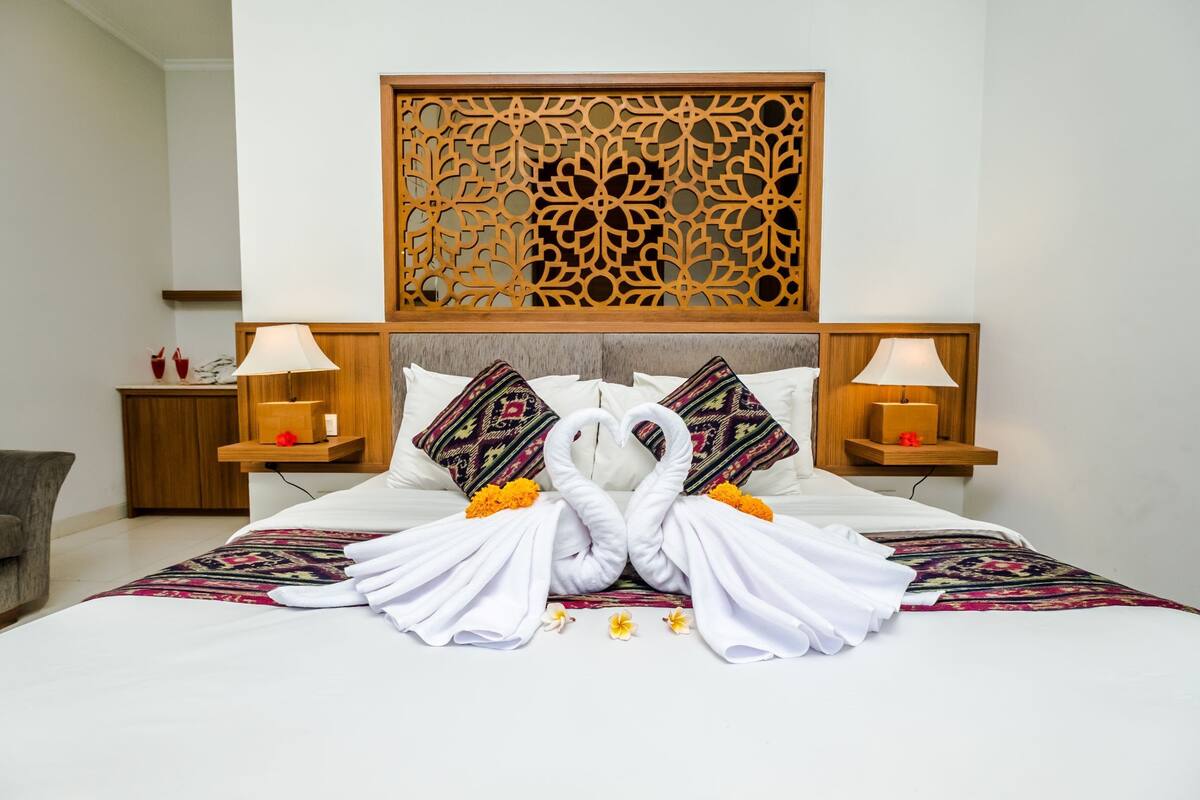 Phòng Deluxe, 1 giường cỡ queen | 1 phòng ngủ, minibar, két bảo mật tại phòng, bàn 