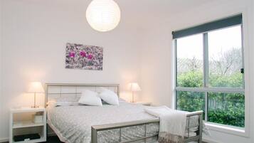 Do Drop Inn | 4 bedrooms, iron/ironing board, bed sheets