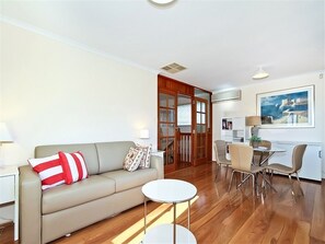Moana Magic | Living area | TV, DVD player