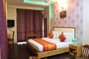 Caja de seguridad en la habitación y escritorio