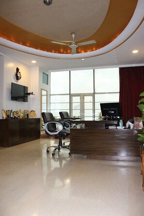 บริเวณประตูทางเข้า