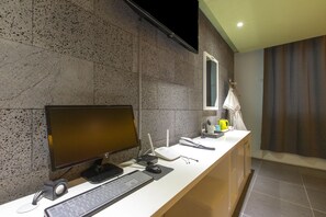 Deluxe Double Room | Individually decorated, individually furnished, free WiFi, bed sheets - Incheon Pentastar Hotel (Incheon)