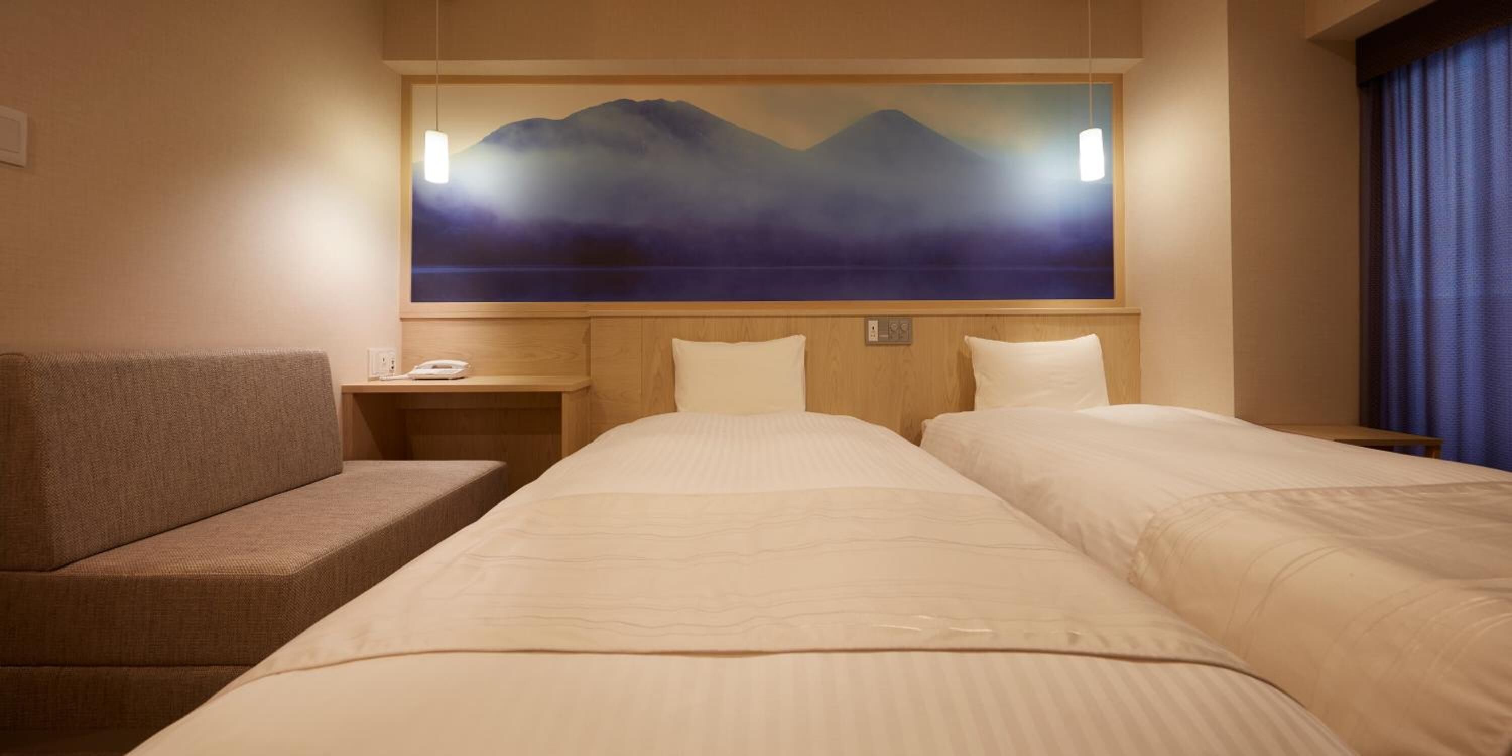 1 bedroom, down duvets, desk, iron/ironing board