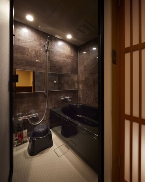 Standard-Zweibettzimmer, 2 Einzelbetten, Nichtraucher, Badewanne | Dusche im Bad