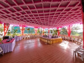 Terrace/patio - Hotel Raviraj (Pune)