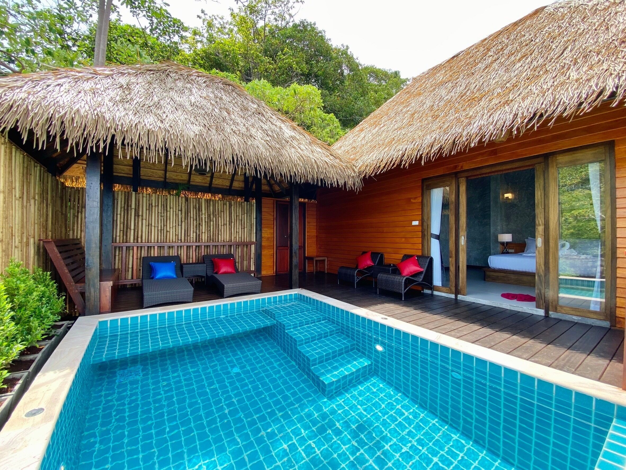 Villa with Private Pool (Free pick up and dop off at Mae Haad Pier) | Truy cập Internet không dây miễn phí, bộ trải giường 