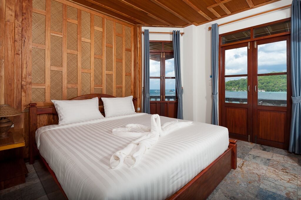 Wifi gratis y ropa de cama 