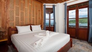Deluxe Room, Sea View (Free pick up and dop off at Mae Haad) | Free WiFi, bed sheets