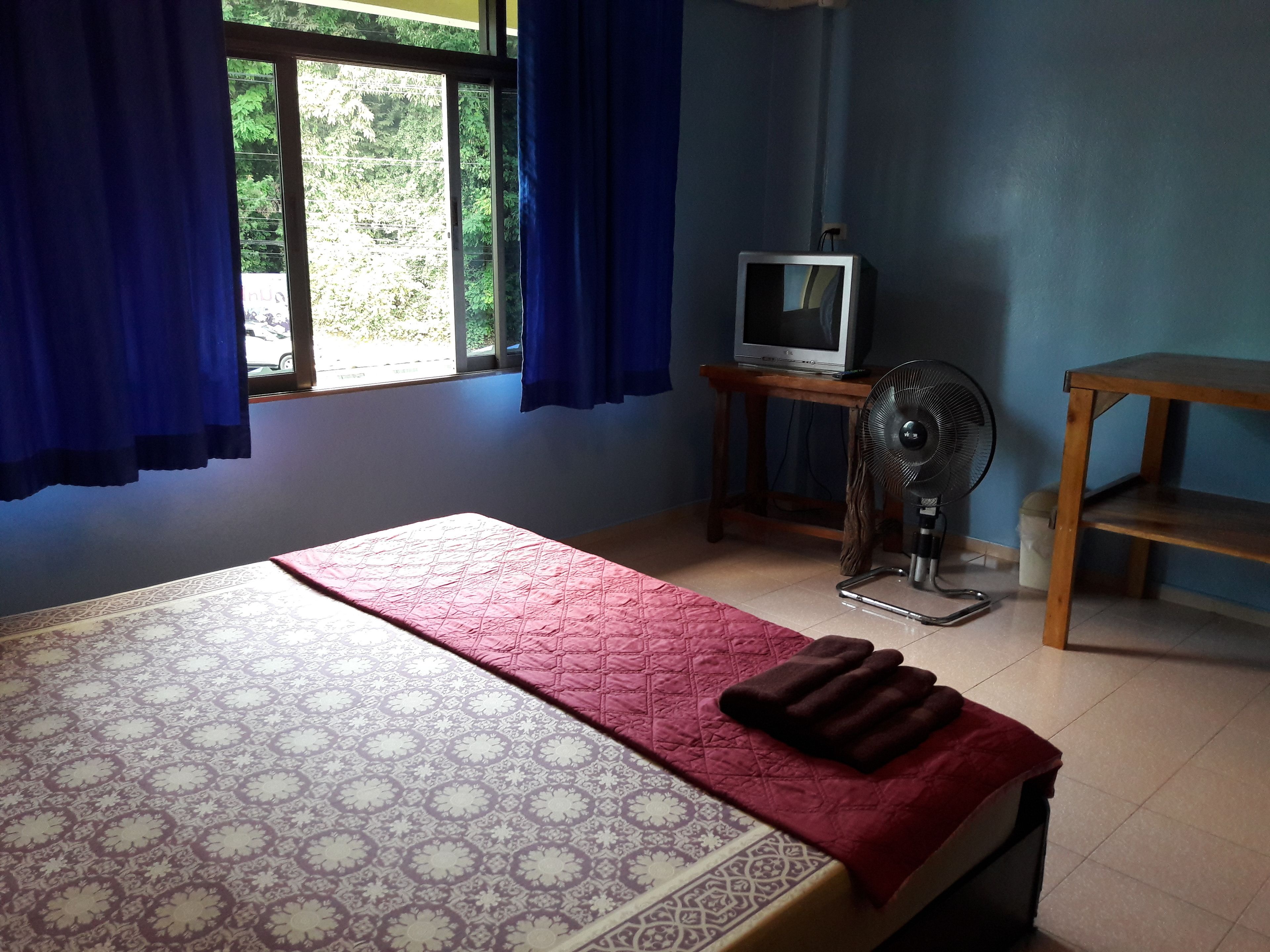 basic double room | free wifi, bed sheets