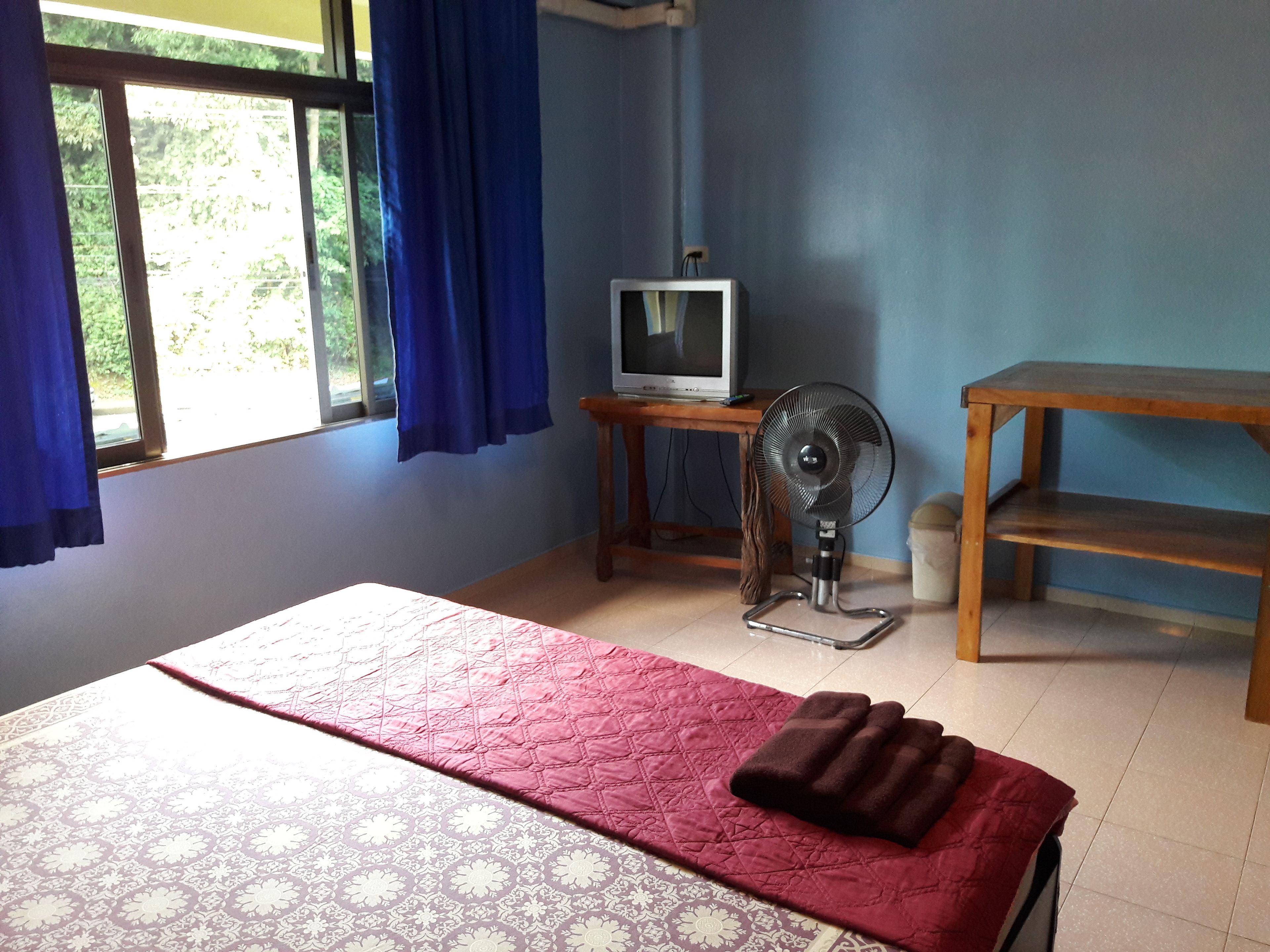 basic double room | free wifi, bed sheets