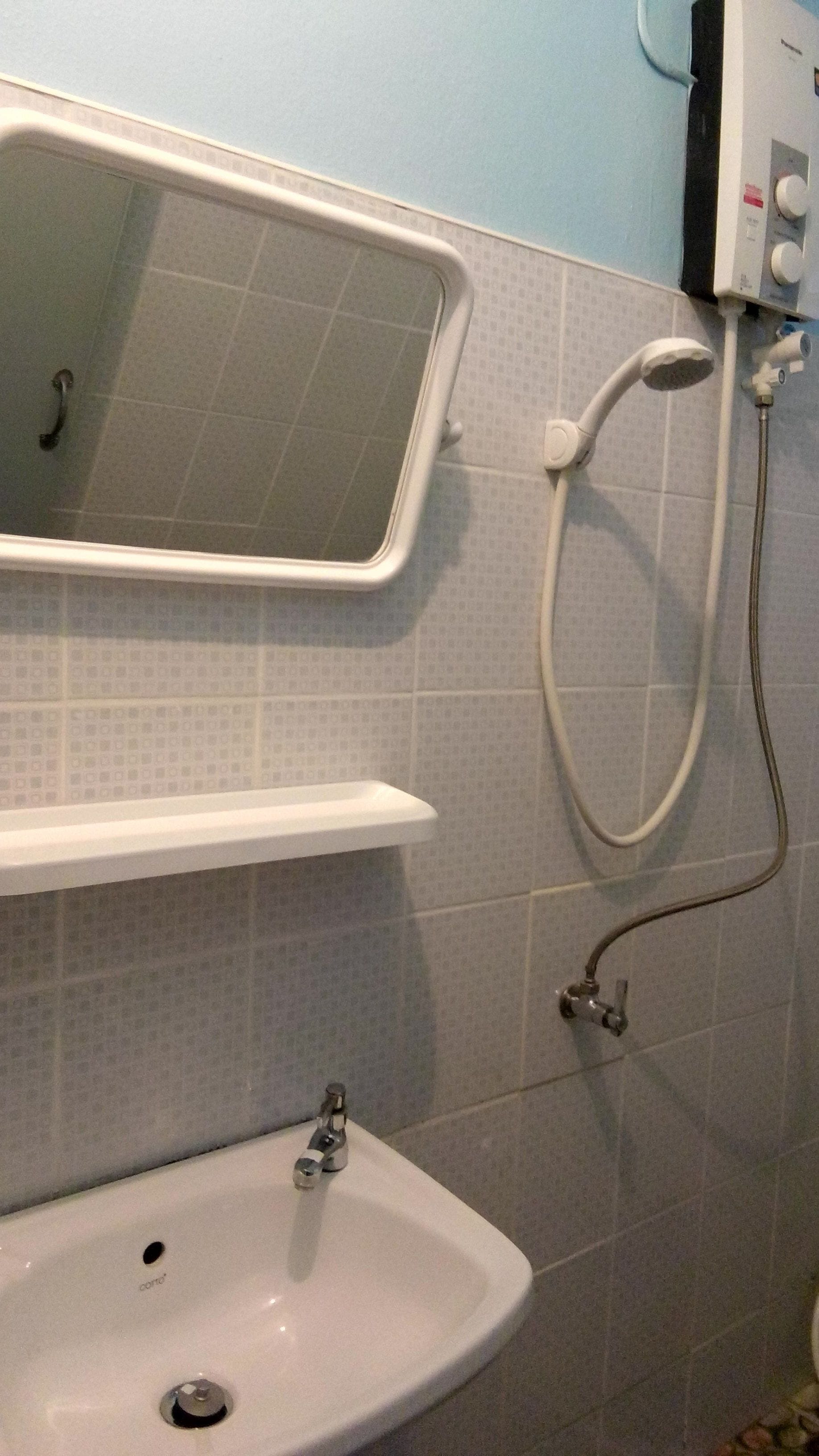 standard double room - no tv | bathroom | shower, towels