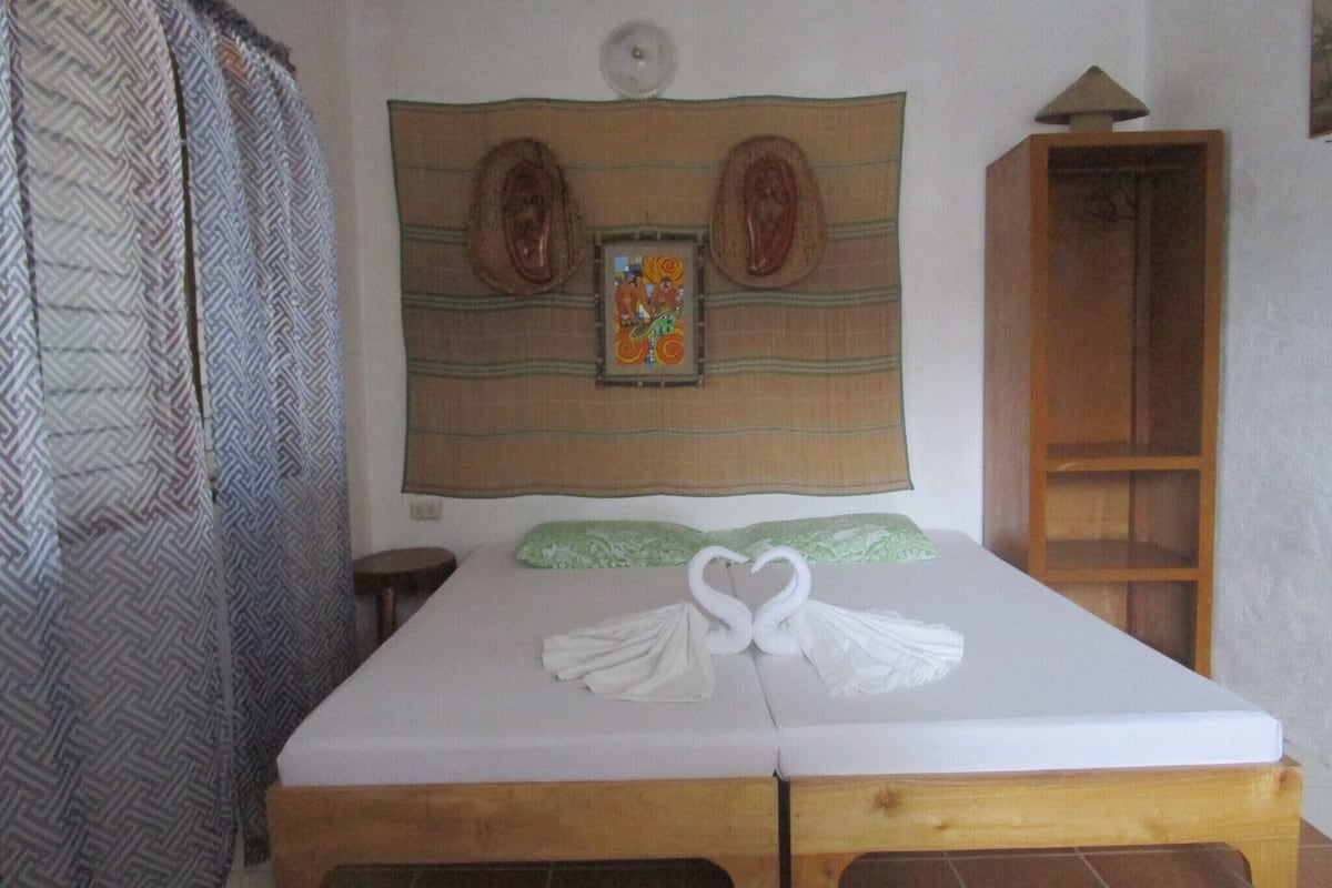 in-room safe, desk, free wifi, bed sheets