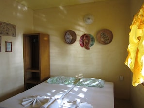 In-room safe, desk, free WiFi, bed sheets - Royal Cliff Resort (San Juan)