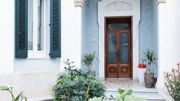 Façana frontal de l'allotjament