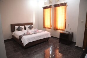 Camera Superior | 1 camera, una cassaforte in camera, una scrivania, ferro/asse da stiro