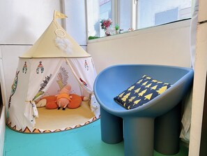Economy Quadruple Room | Property amenity - Chance Encounter (Luodong)
