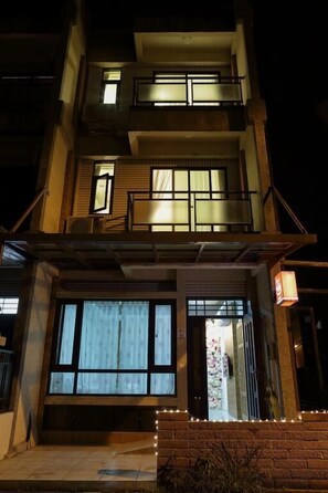 Front of property - evening/night - Chance Encounter (Luodong)