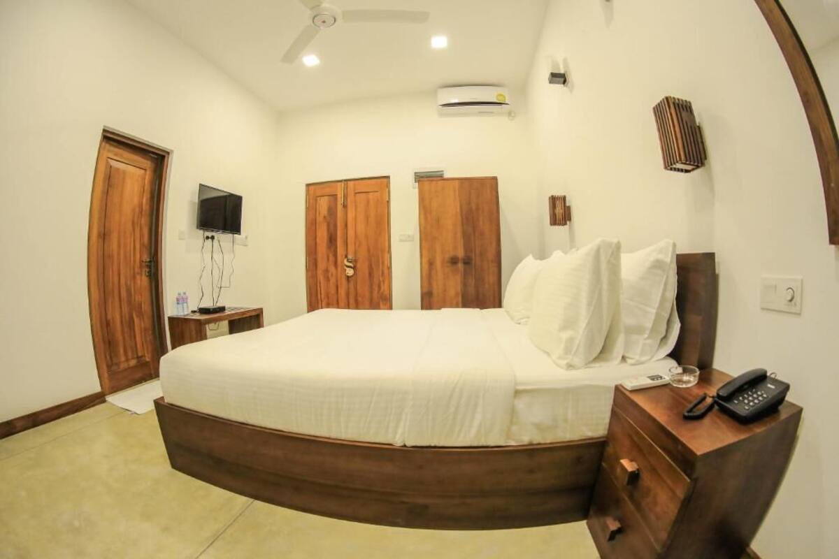 Deluxe Double Room, 1 King Bed, Balcony, Pool View | Premium bedding, in-room safe, blackout drapes