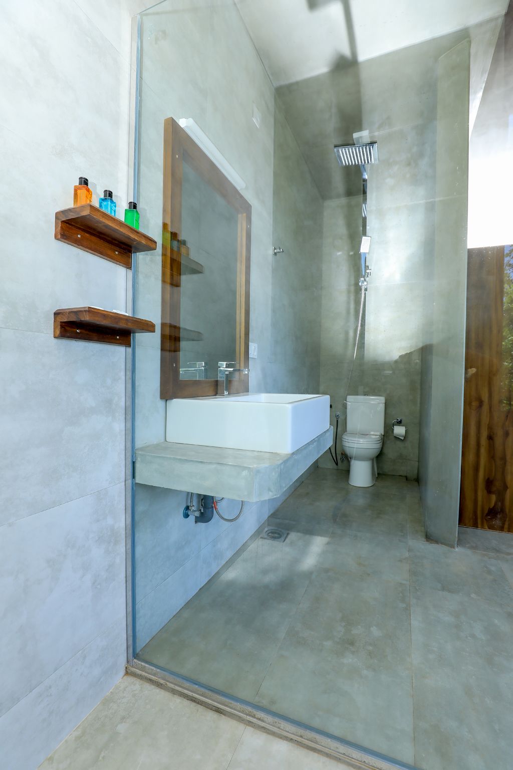 superior double room, 1 king bed, balcony, mountain view | bathroom | free toiletries, hair dryer, bidet, towels