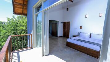 Habitación doble superior, 1 cama King size, balcón, vista al jardín | Balcón
