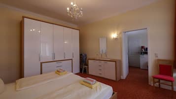 1 bedroom, premium bedding, free WiFi, bed sheets