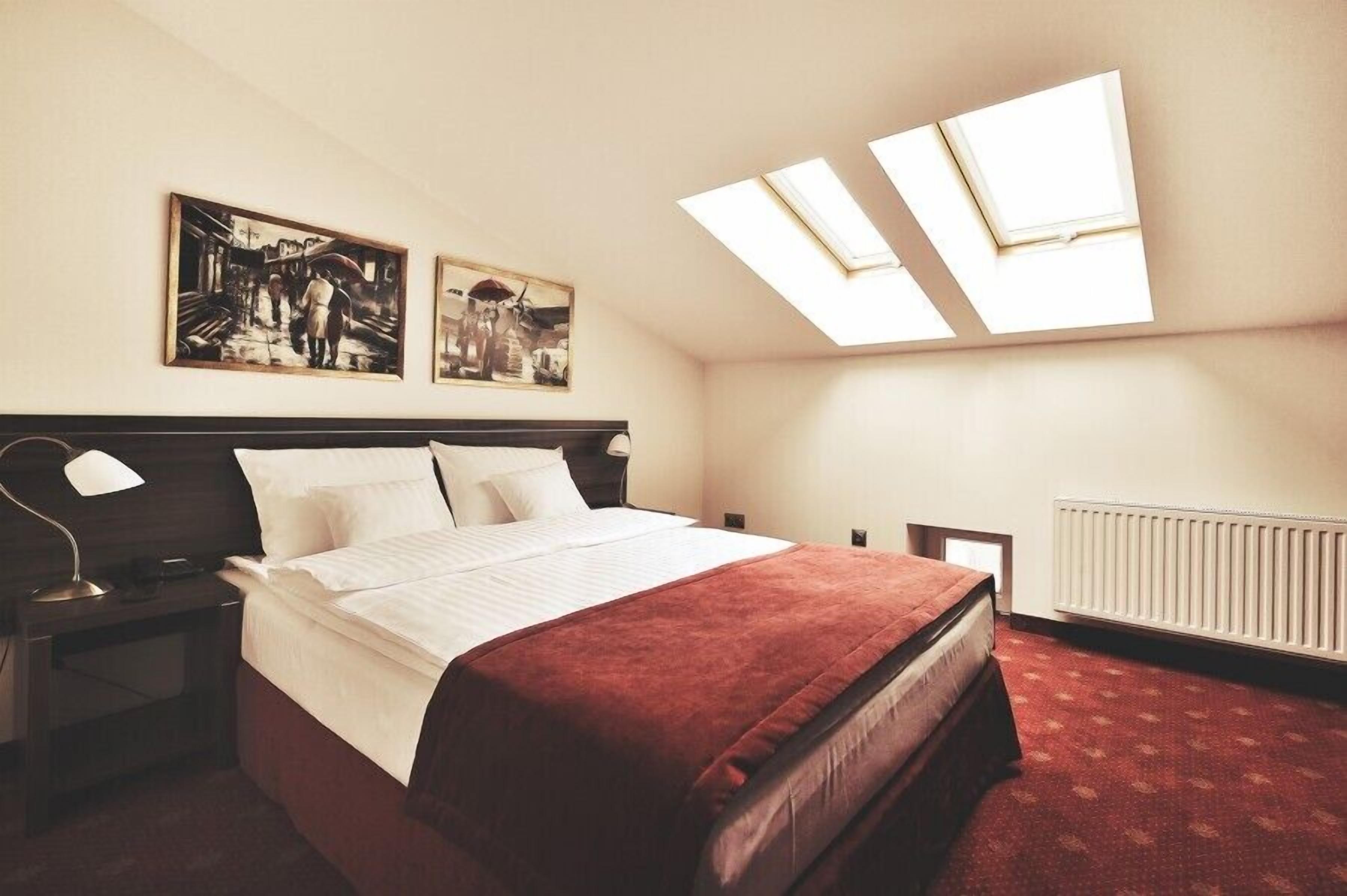 standard double room | desk, blackout curtains, iron/ironing board, free cots/infant beds