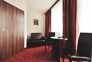 Flat-screen TV - Hotel Centrum Sosnowiec (Sosnowiec)