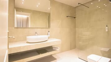 Superior Studio | Bathroom