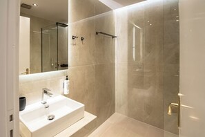Free toiletries, hair dryer, towels - Talos Hotel Apartments (Chania)