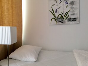 Iron/ironing board, free WiFi, bed sheets - Linne Hostel (Gothenburg)