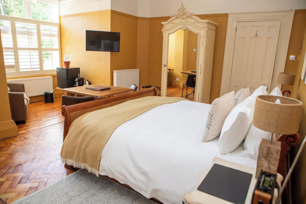 Egyptian cotton sheets, premium bedding, memory foam beds, in-room safe