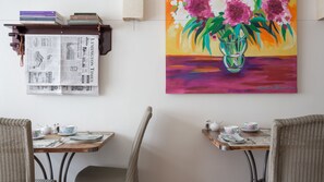 Free daily cooked-to-order breakfast