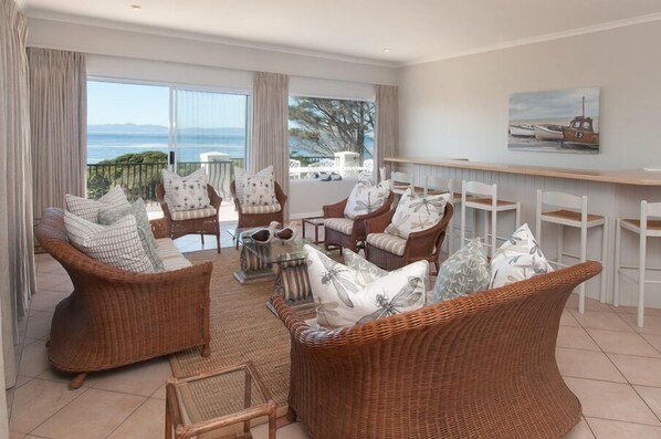 Villa, 5 Bedrooms | Living room | Flat-screen TV, fireplace - On The Rocks (Hermanus)