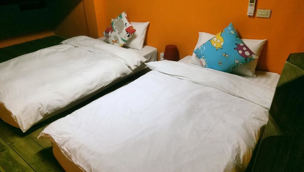 Standard Quadruple Room | Desk, free WiFi