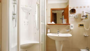 Standard Double or Twin Room | Bathroom
