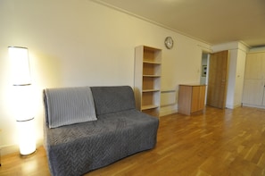 Deluxe Apartment, 1 Bedroom | Living room