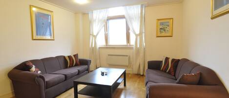 Deluxe Apartment, 1 Bedroom | Living area